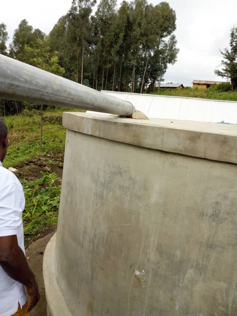 Collecte d’eau de pluie et adductions à Nyiragongo et Rutshuru