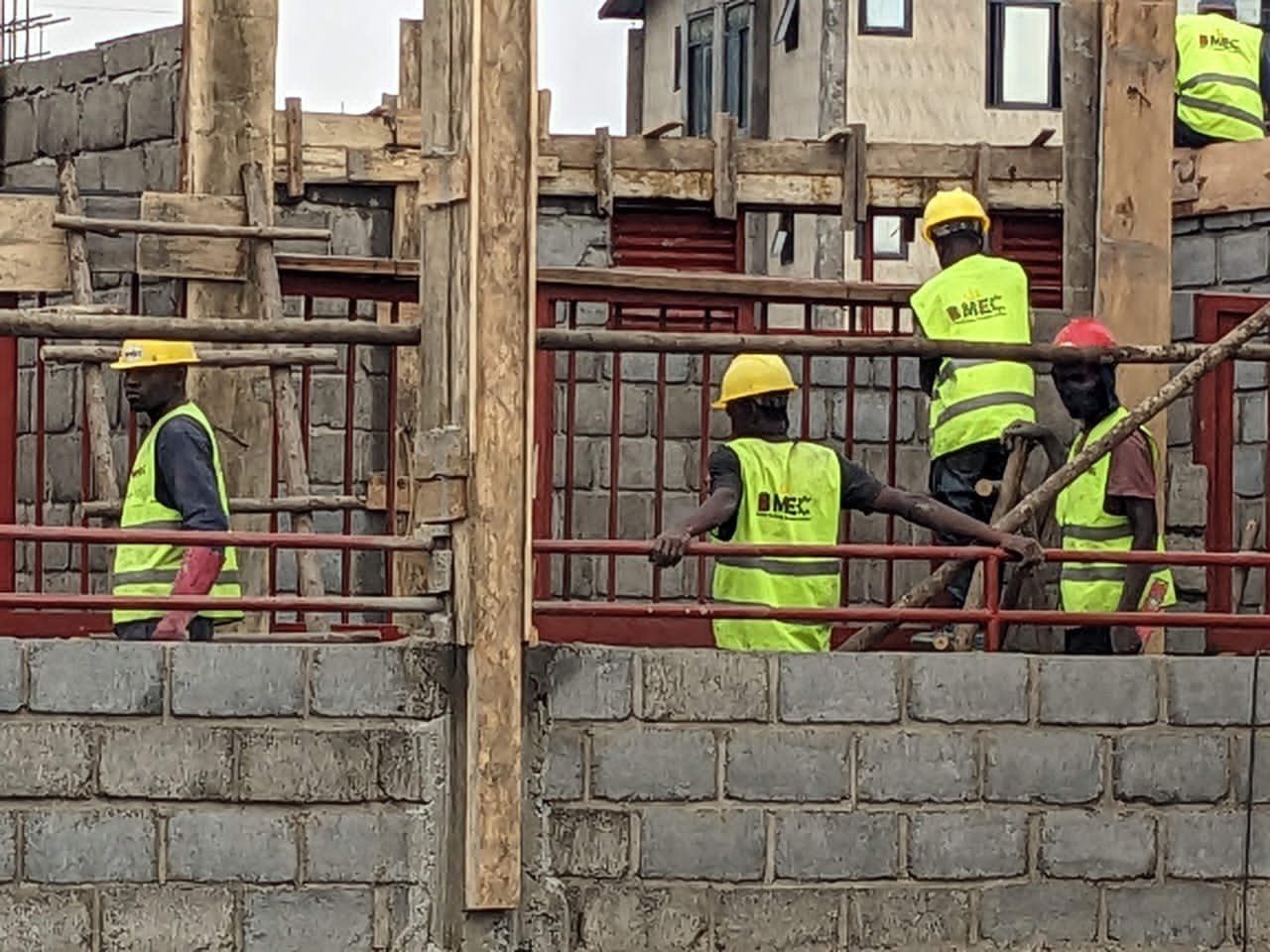 Modification d’un chalet de trois salles de classe — vue 2