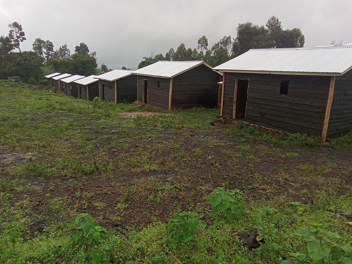 Construction de 50 maisons et 50 latrines à Rwanguba